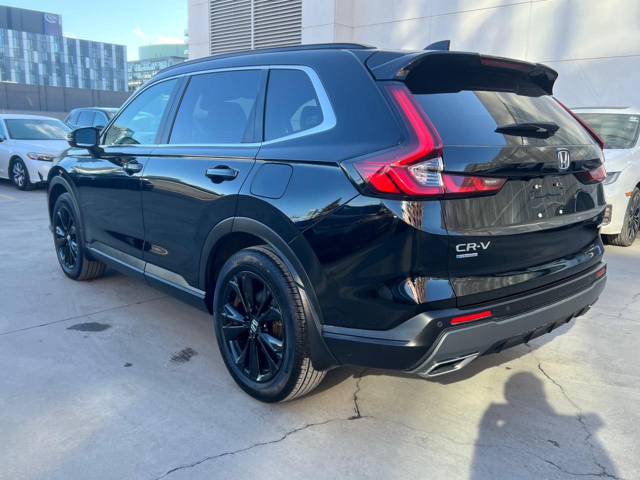 2023 Honda CR-V Hybrid Touring 4dr All-Wheel Drive Photo