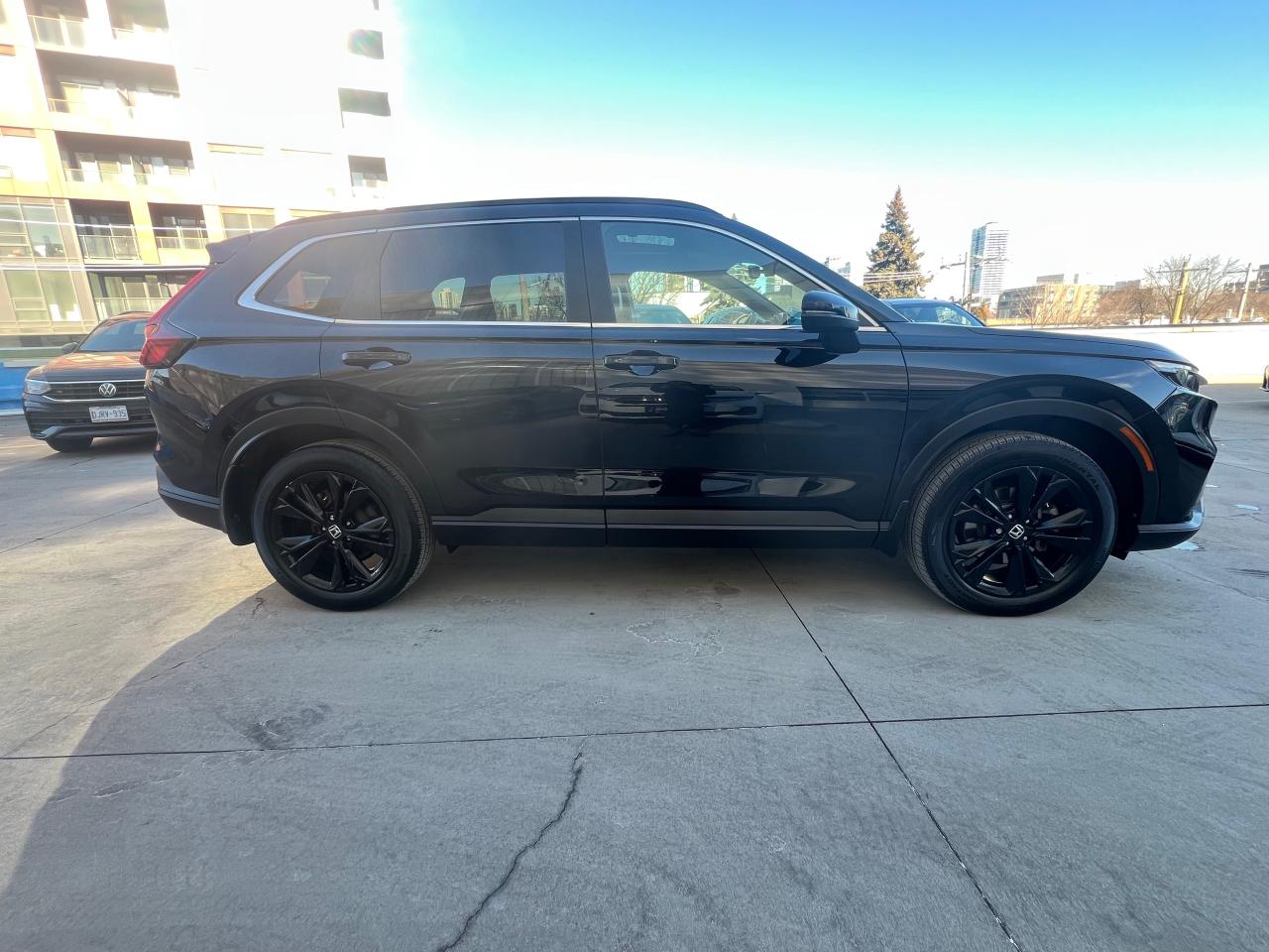 2023 Honda CR-V Hybrid Touring 4dr All-Wheel Drive Photo