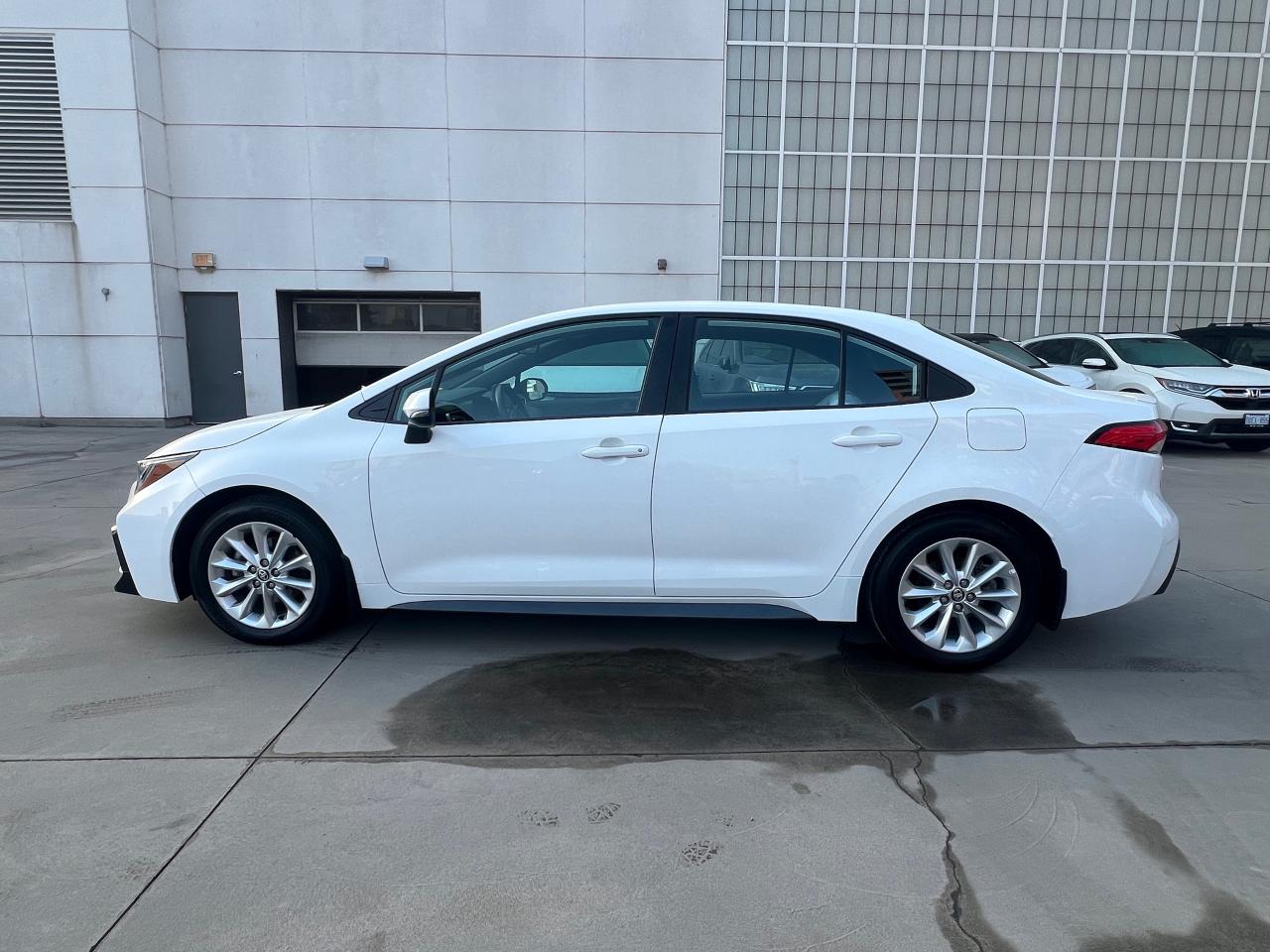 2022 Toyota Corolla SE 4dr Sedan Photo3