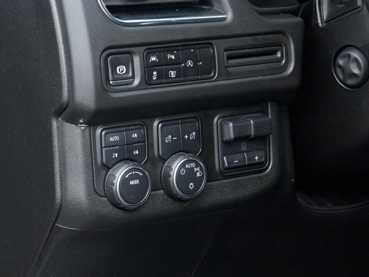 2024 Chevrolet Suburban RST 4dr 4x4 Photo