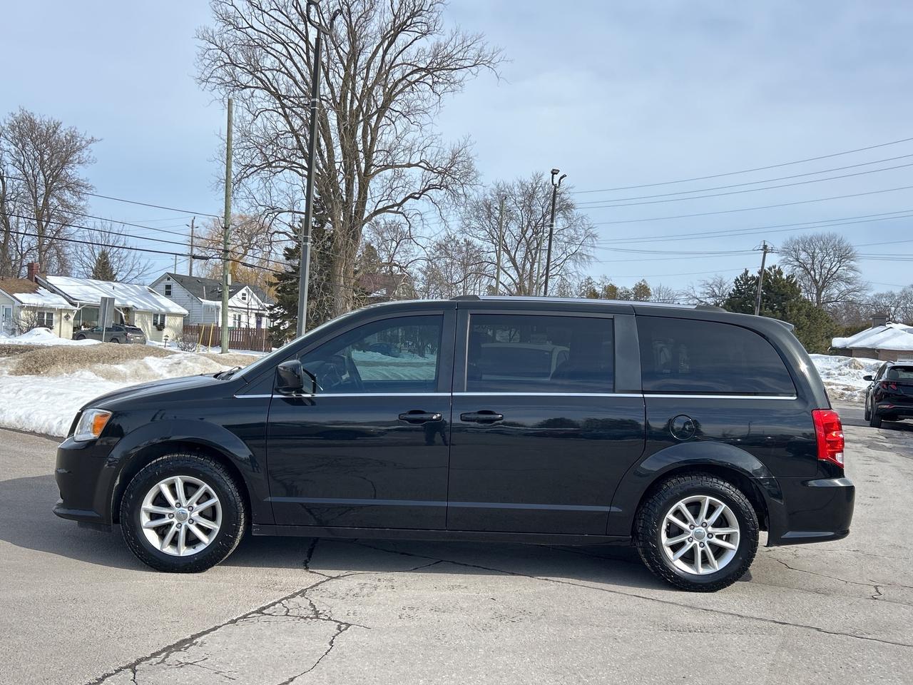 2018 Dodge Grand Caravan SXT Premium Plus DVD PLAYER CALL PICTON 120K KM'S Photo
