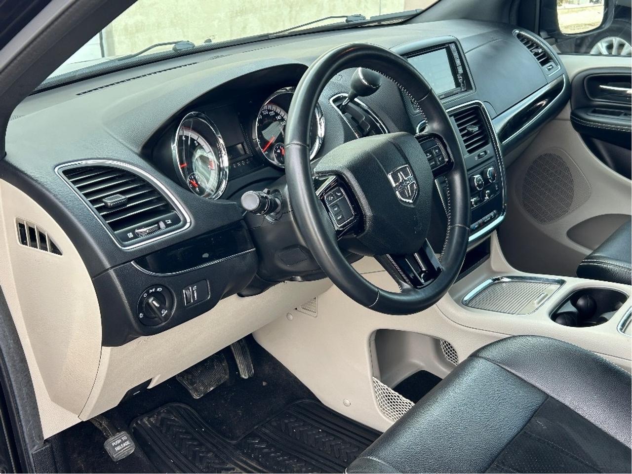 2018 Dodge Grand Caravan SXT Premium Plus DVD PLAYER CALL PICTON 120K KM'S Photo