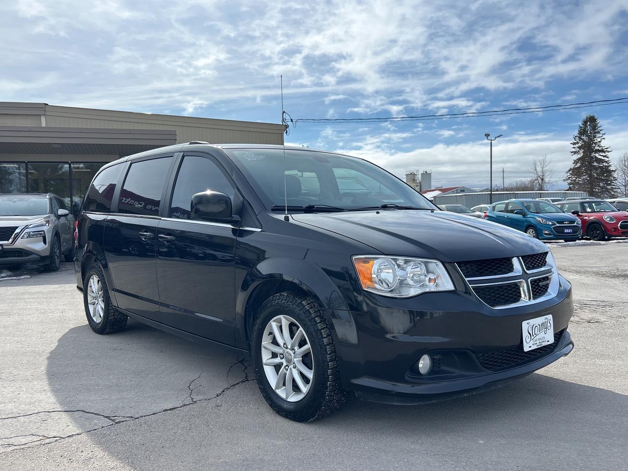2018 Dodge Grand Caravan SXT Premium Plus DVD PLAYER CALL PICTON 120K KM'S Photo