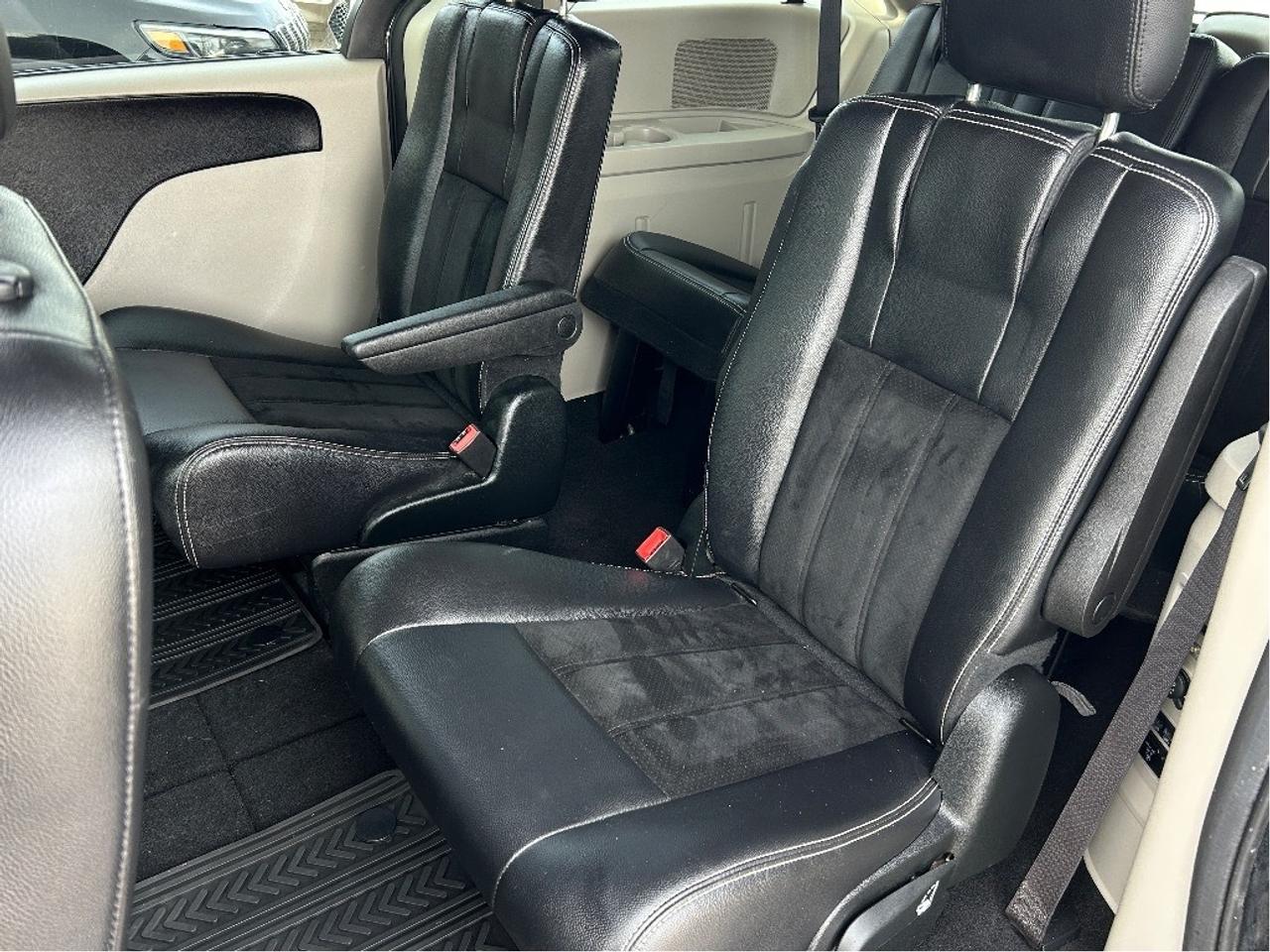 2018 Dodge Grand Caravan SXT Premium Plus DVD PLAYER CALL PICTON 120K KM'S Photo