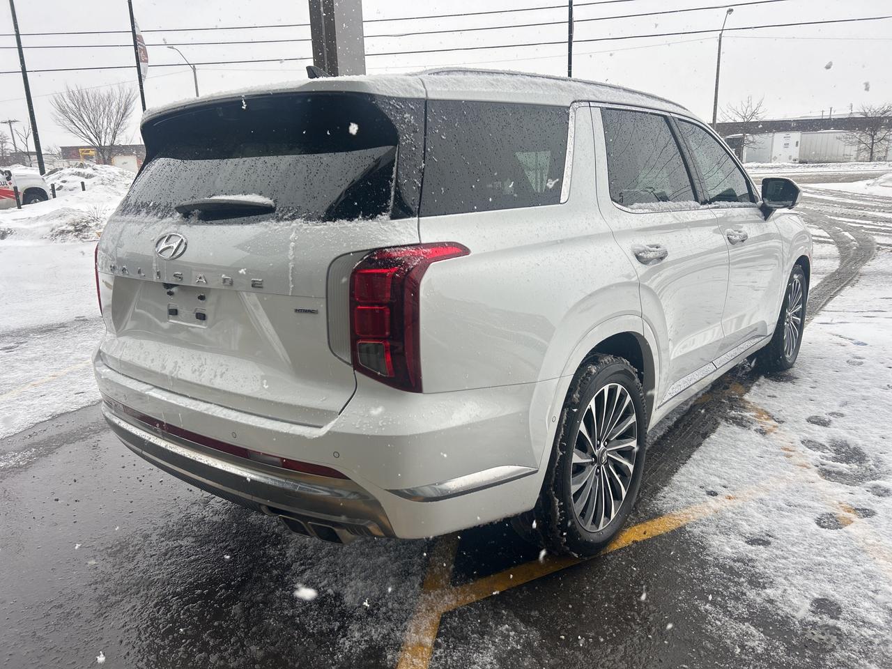 2025 Hyundai PALISADE Ultimate 7-Pass AWD   Starting from 5.29% OAC Photo