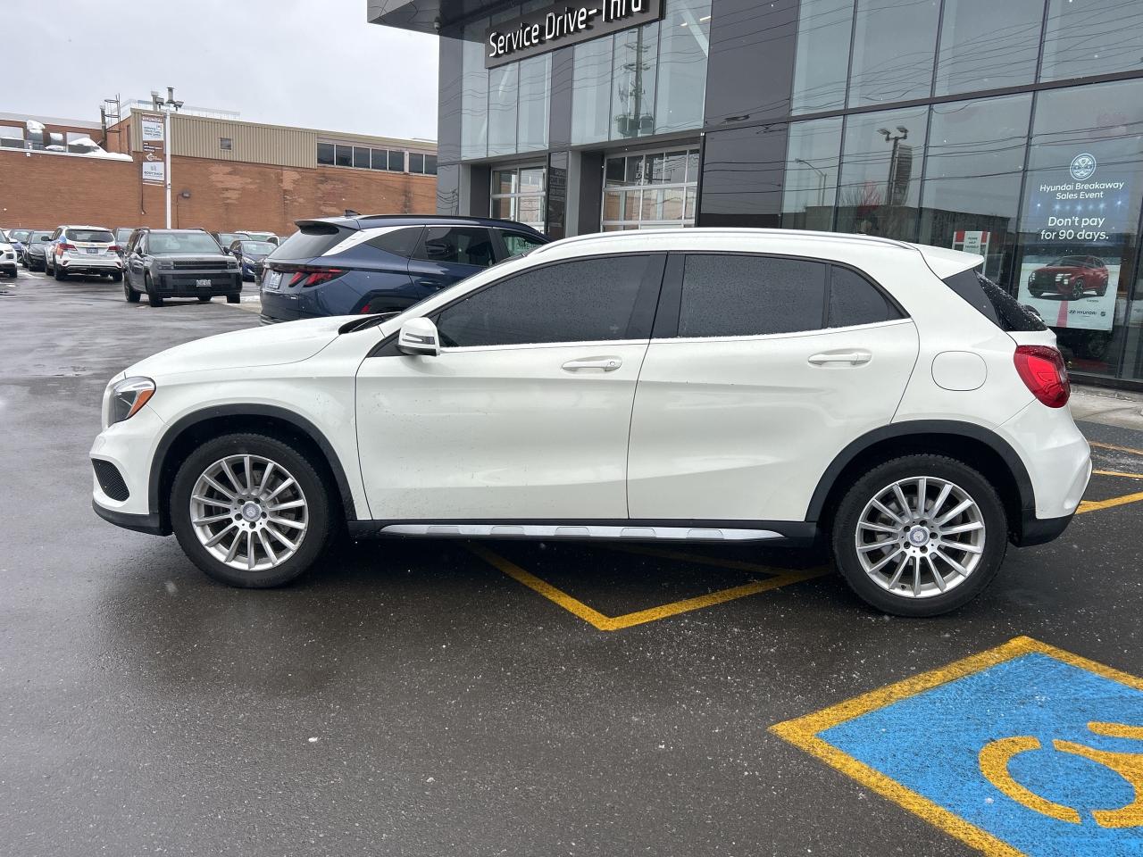 2015 Mercedes-Benz GLA-Class 4MATIC 4dr GLA 250 Photo