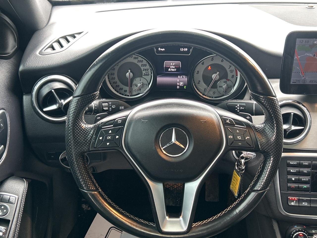 2015 Mercedes-Benz GLA-Class 4MATIC 4dr GLA 250 Photo