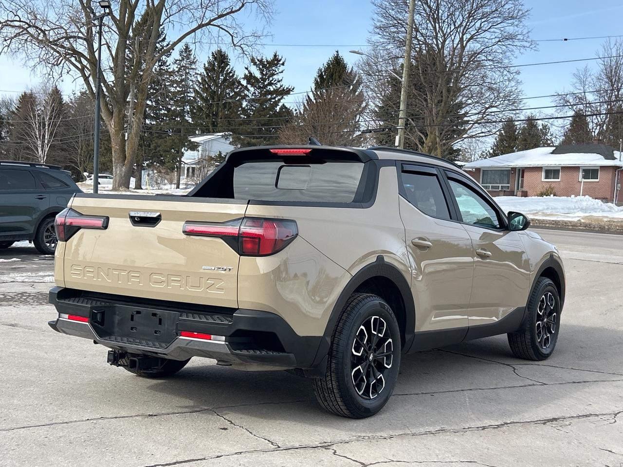 2024 Hyundai Santa Cruz Preferred 48k kms CALL BELLEVILLE 613-961-8848 Photo