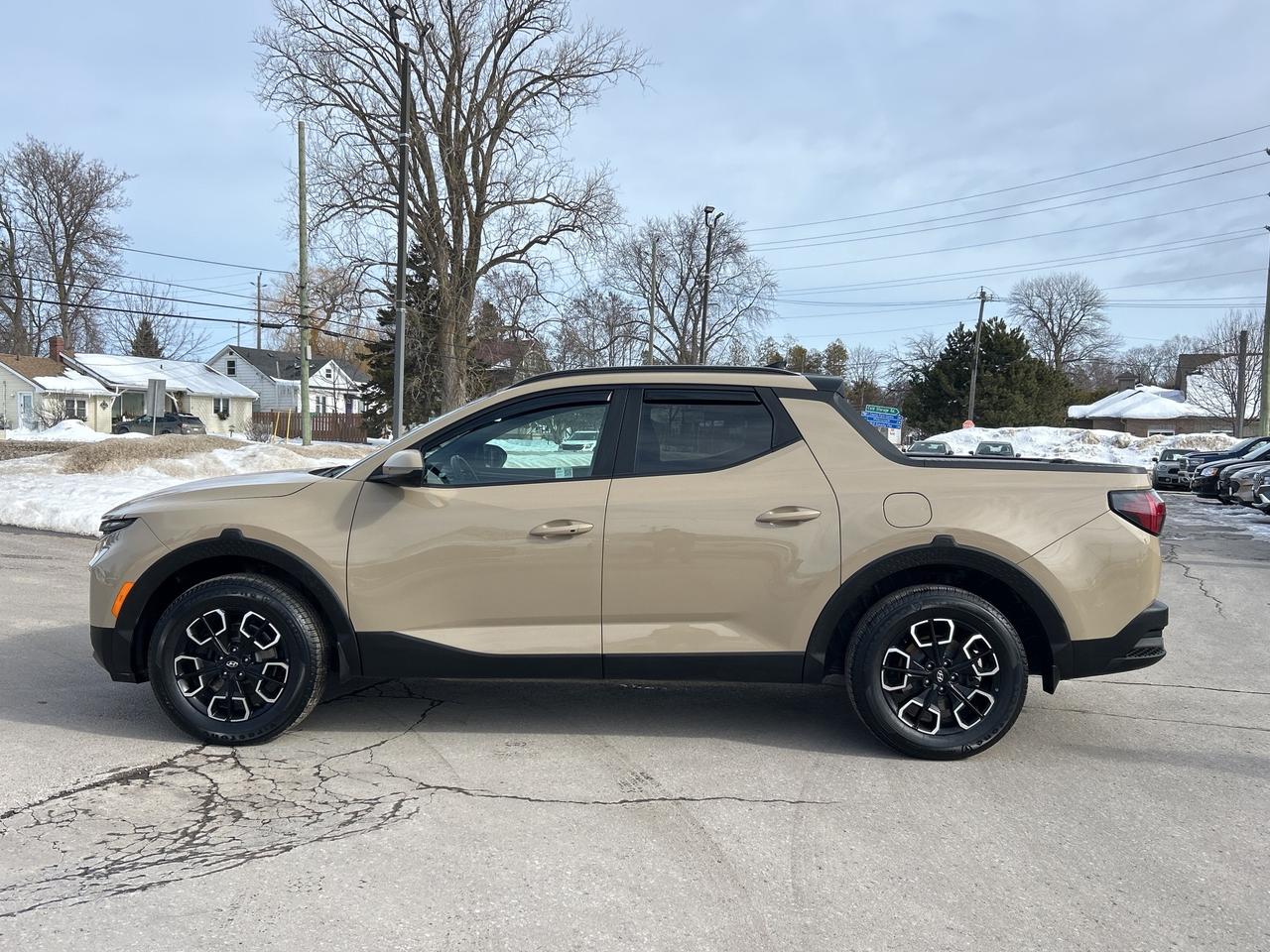 2024 Hyundai Santa Cruz Preferred 48k kms CALL BELLEVILLE 613-961-8848 Photo