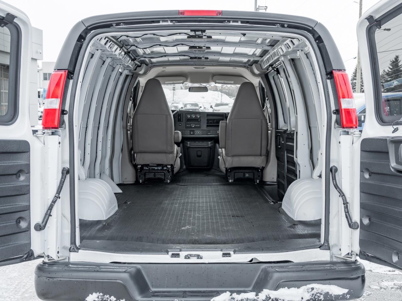 2025 Chevrolet Express 2500 Work Van Rear-Wheel Drive Cargo Van Photo