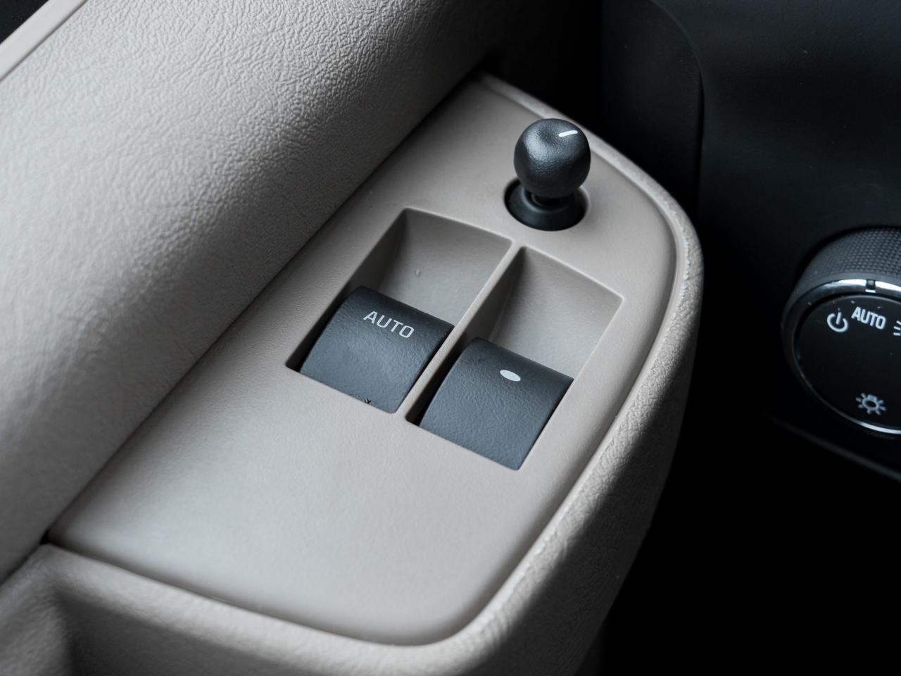 2025 Chevrolet Express 2500 Work Van Rear-Wheel Drive Cargo Van Photo