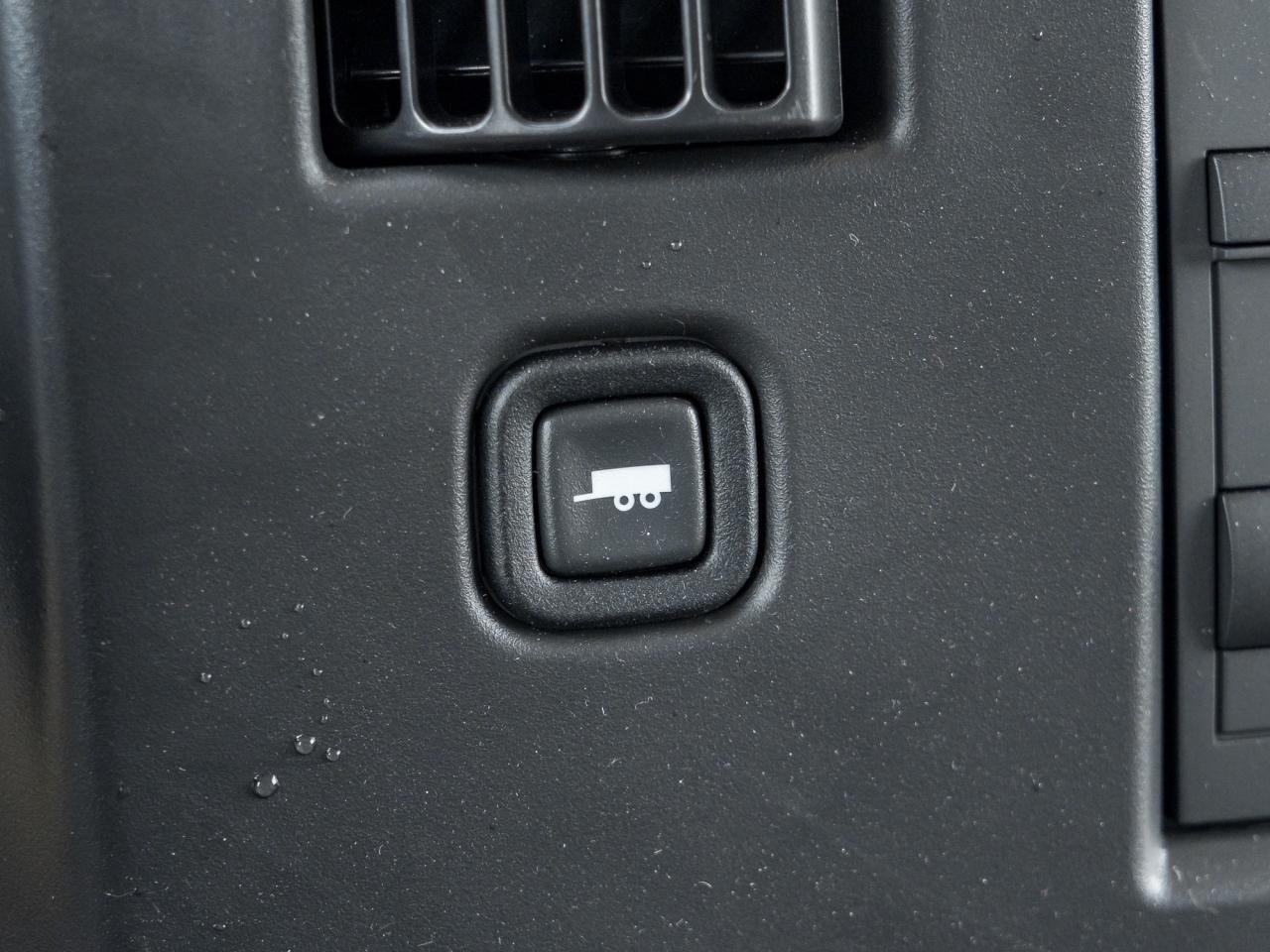 2025 Chevrolet Express 2500 Work Van Rear-Wheel Drive Cargo Van Photo