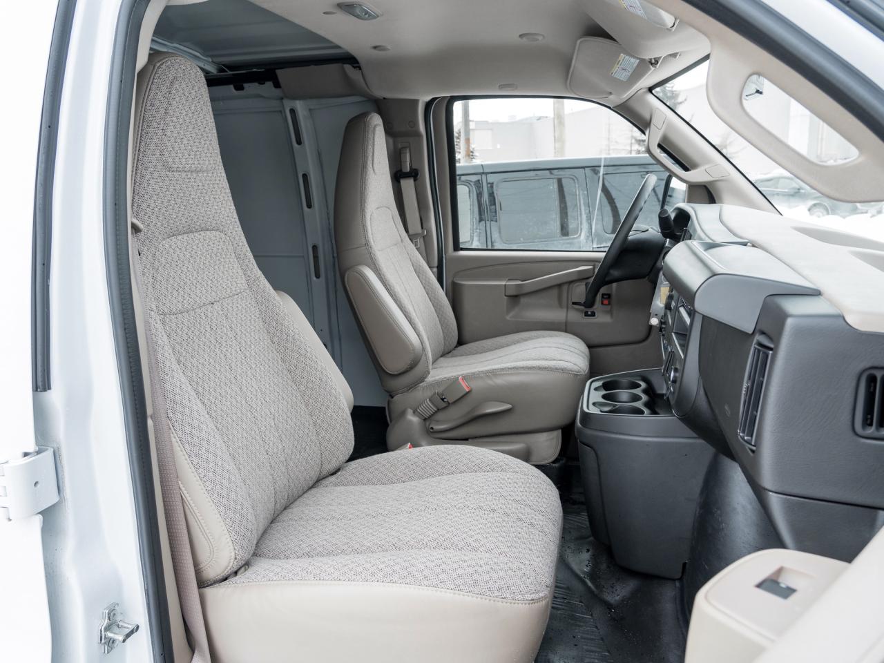 2025 Chevrolet Express 2500 Work Van Rear-Wheel Drive Cargo Van Photo