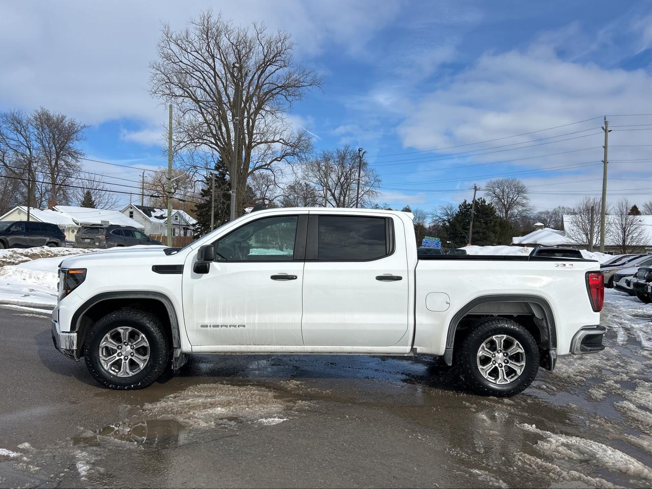 2024 GMC Sierra 1500 Pro 5.3L/4X4/BACKUP CAM CALL PICTON 52K KM'S Photo