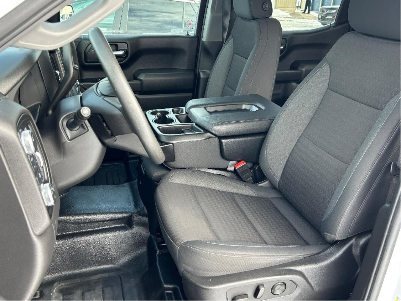 2024 GMC Sierra 1500 Pro 5.3L/4X4/BACKUP CAM CALL PICTON 52K KM'S Photo