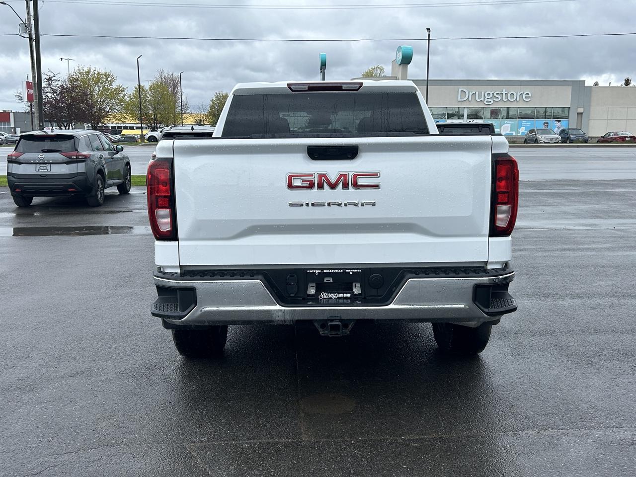 2024 GMC Sierra 1500 Pro 5.3L/4X4/BACKUP CAM CALL NAPANEE 613-354-2100 Photo