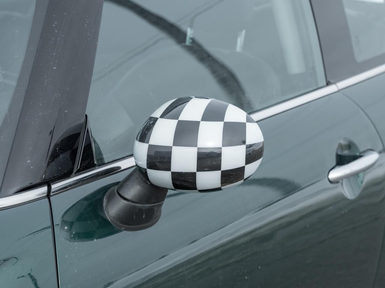 2015 MINI 3 Door Cooper 2dr Hatchback Photo2