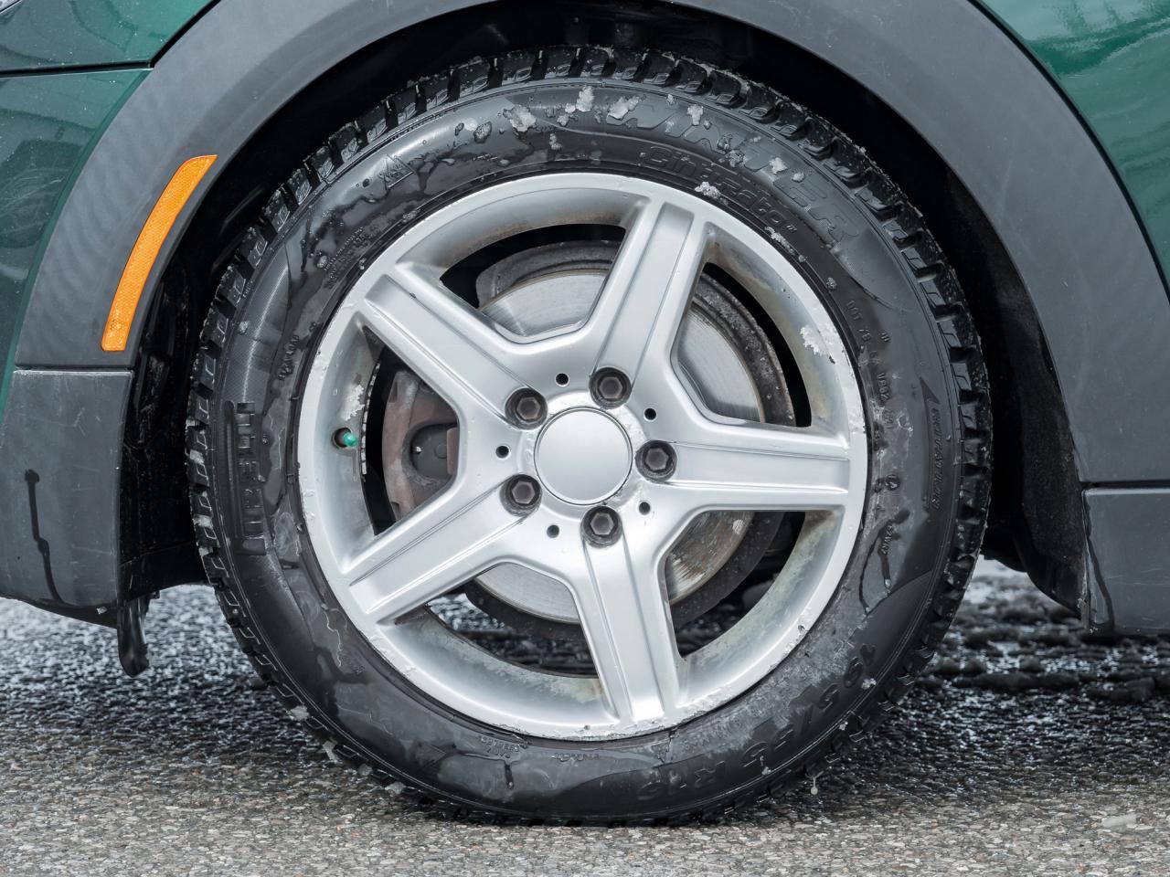 2015 MINI 3 Door Cooper 2dr Hatchback Photo4