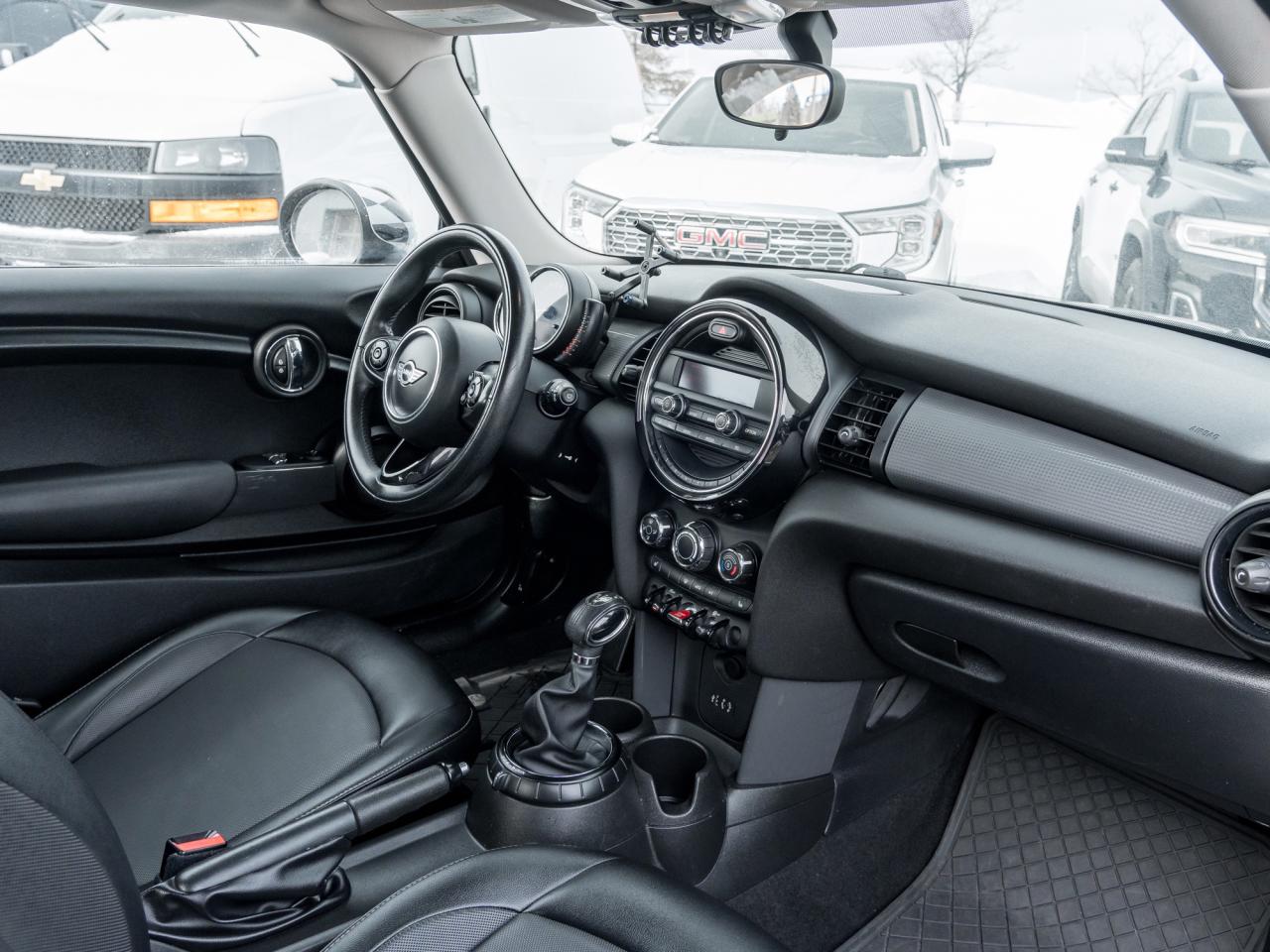 2015 MINI 3 Door Cooper 2dr Hatchback Photo