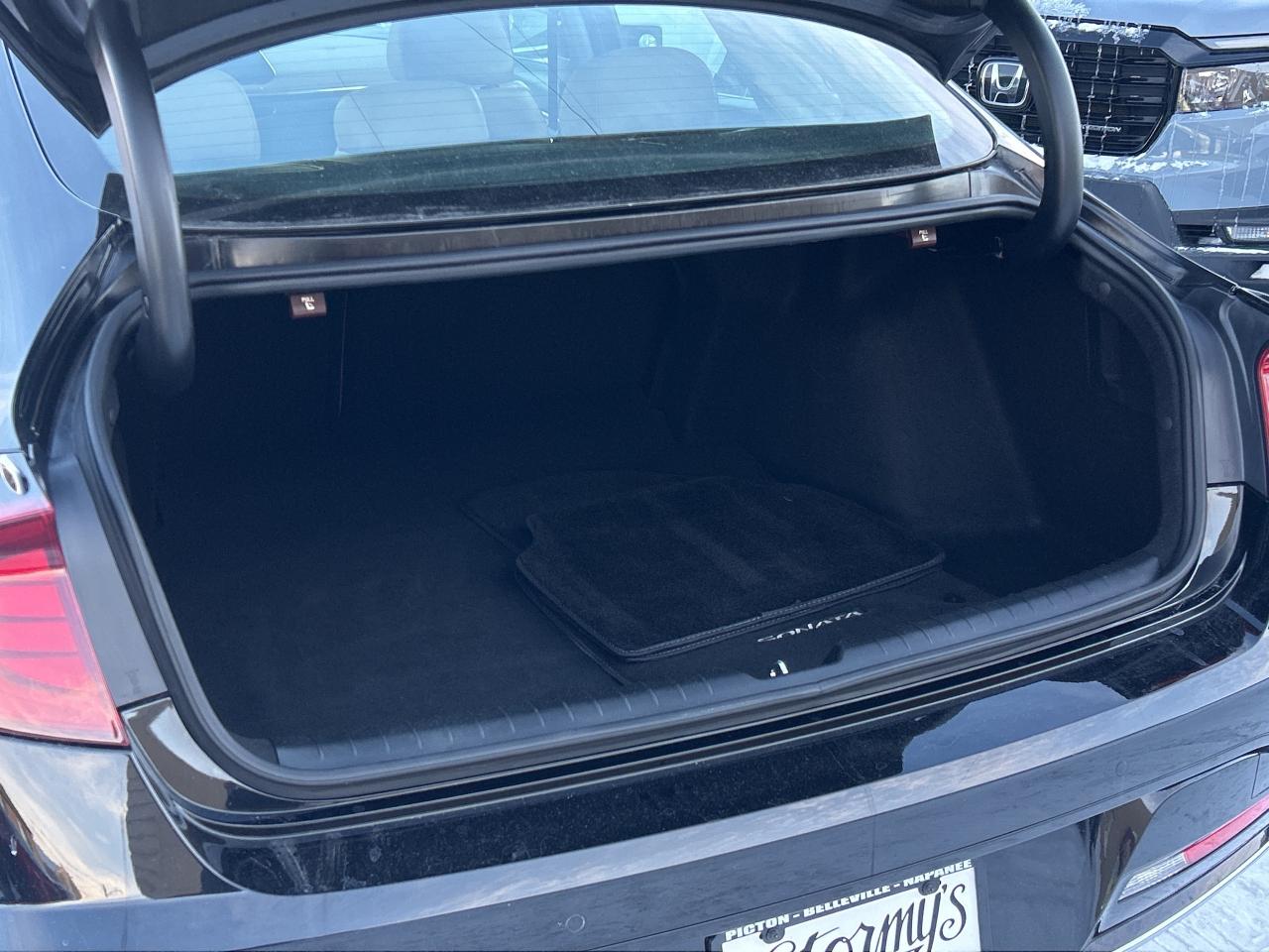 2021 Hyundai Sonata Hybrid Ultimate, FULLY EQUIPPED*BELLEVILLE*613-961-8848* Photo