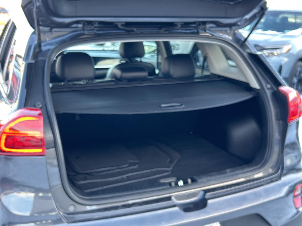 2021 Kia NIRO EX CALL BELLEVILLE 613-961-8848 Photo