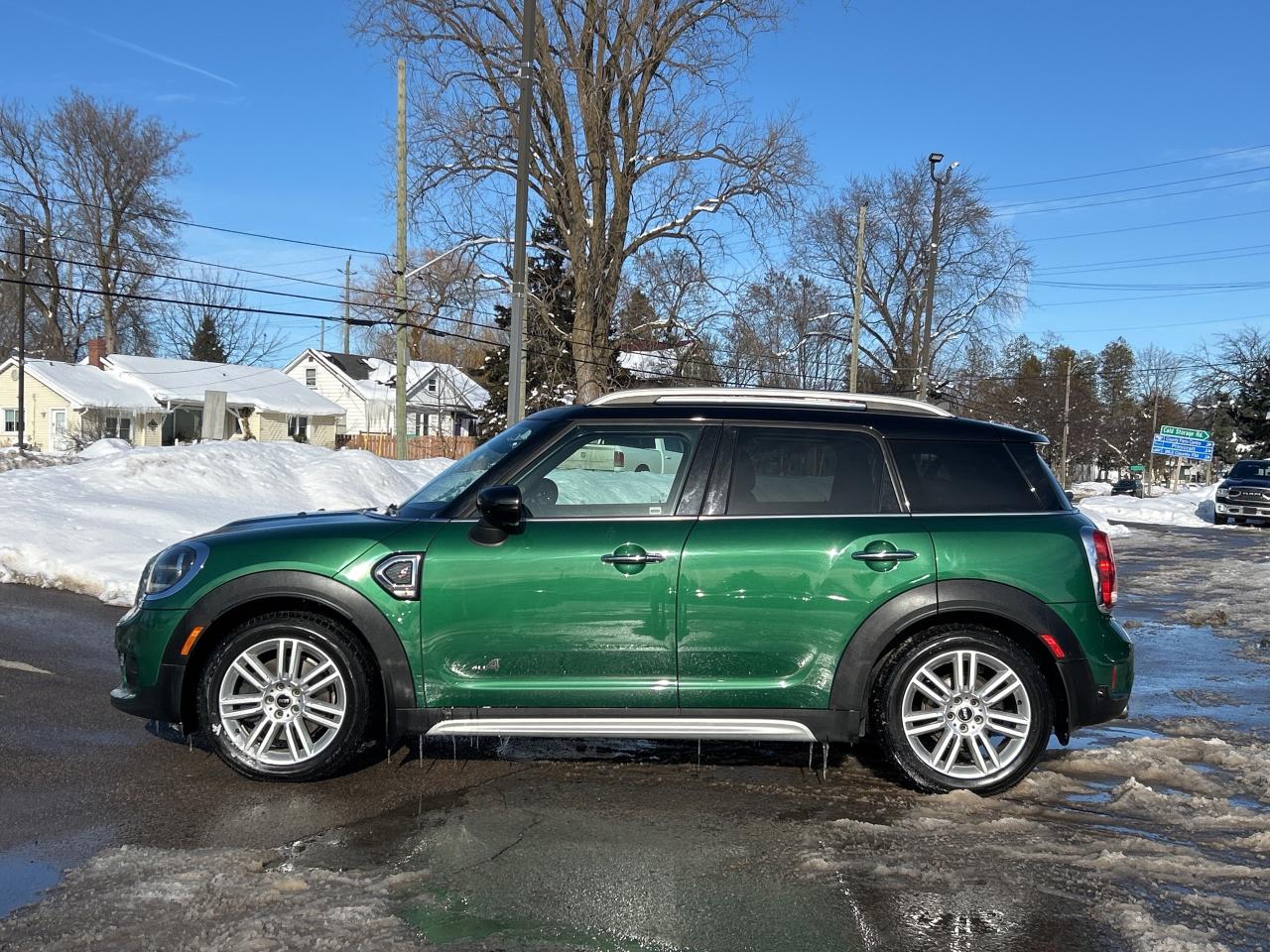 2020 MINI Countryman Cooper S LEATHER/NAV/PWR SUNROOF CALL NAPANEE 81K Photo