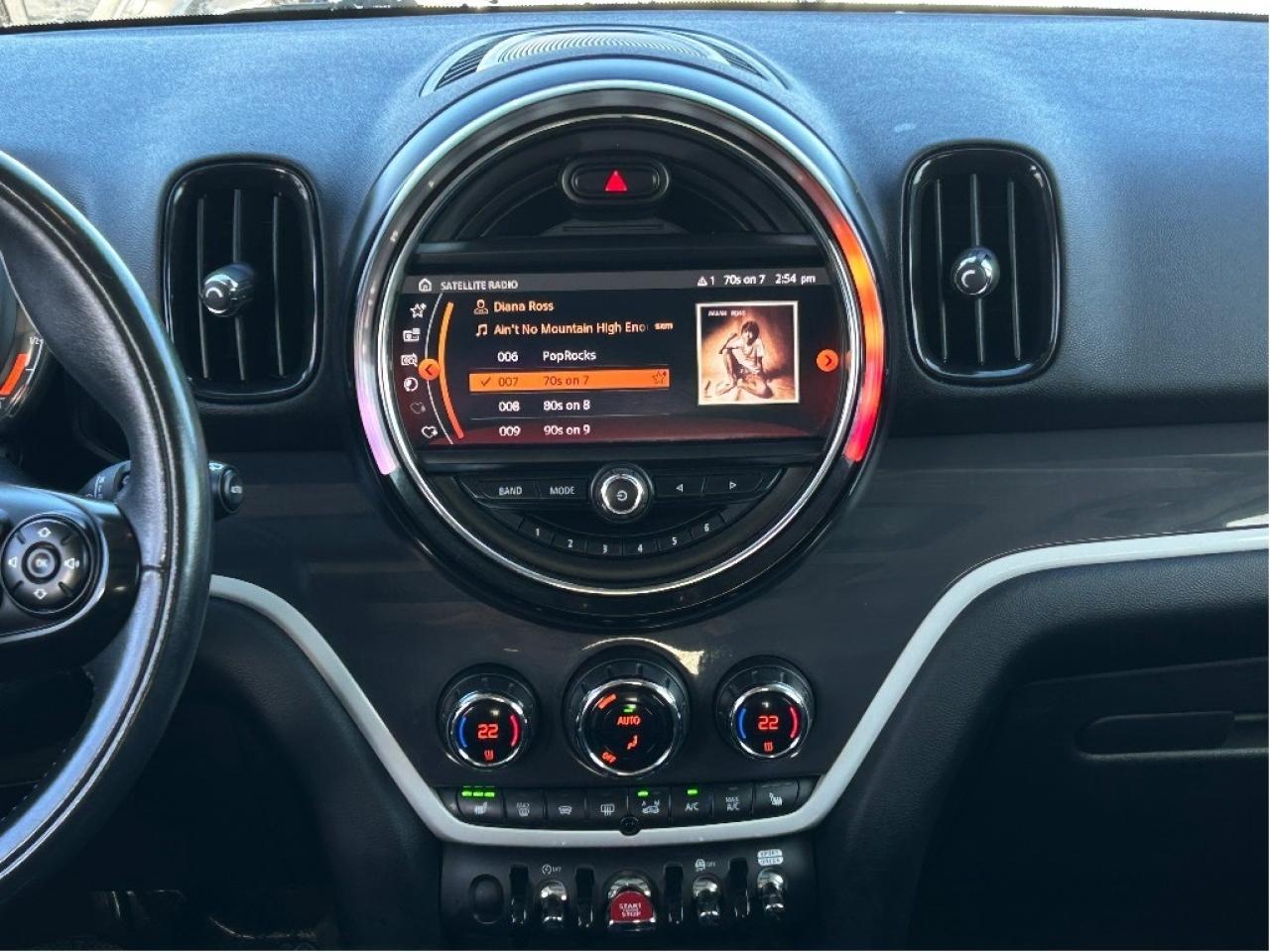 2020 MINI Countryman Cooper S LEATHER/NAV/PWR SUNROOF CALL NAPANEE 81K Photo