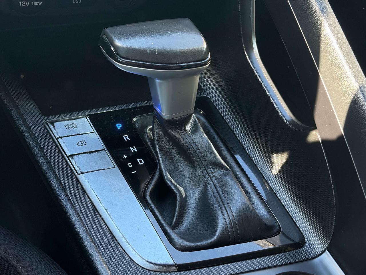 2021 Hyundai Elantra Preferred IVT w-Sun & Tech Package Photo