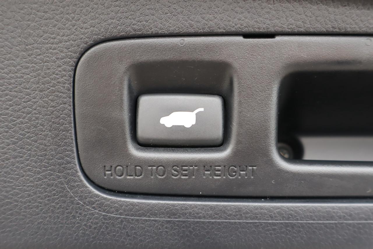 2023 Honda CR-V Hybrid Touring 4dr All-Wheel Drive Photo