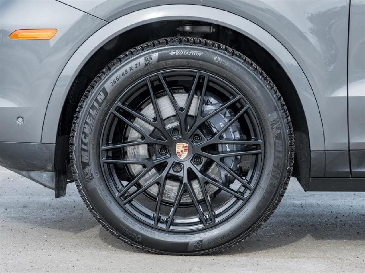 2025 Porsche Cayenne Coupe AWD Premium Pkg Plus 21 RS Spyder Design Whe Photo