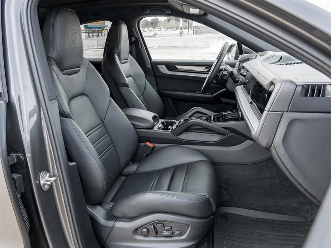 2025 Porsche Cayenne Coupe AWD Premium Pkg Plus 21 RS Spyder Design Whe Photo