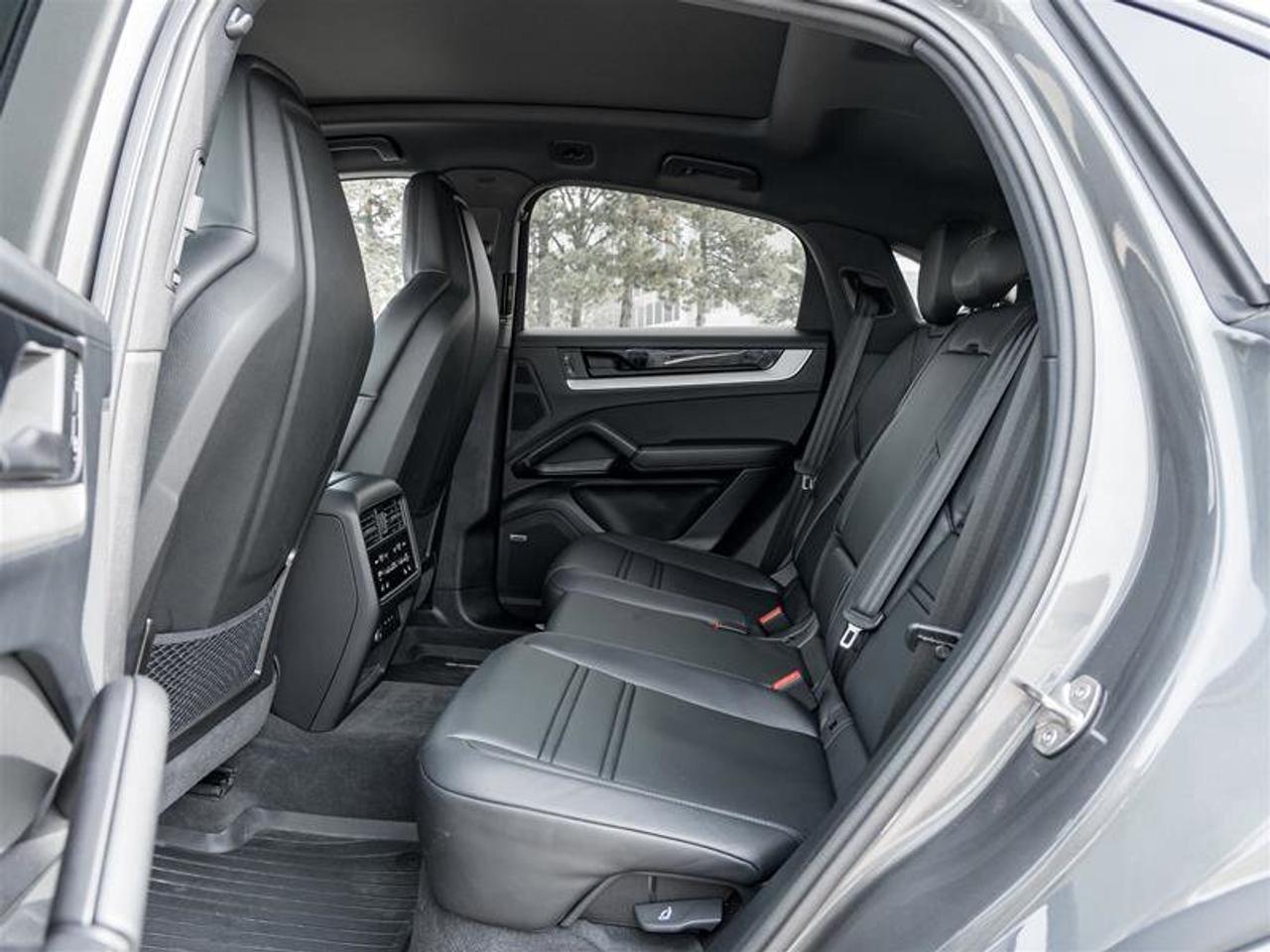 2025 Porsche Cayenne Coupe AWD Premium Pkg Plus 21 RS Spyder Design Whe Photo