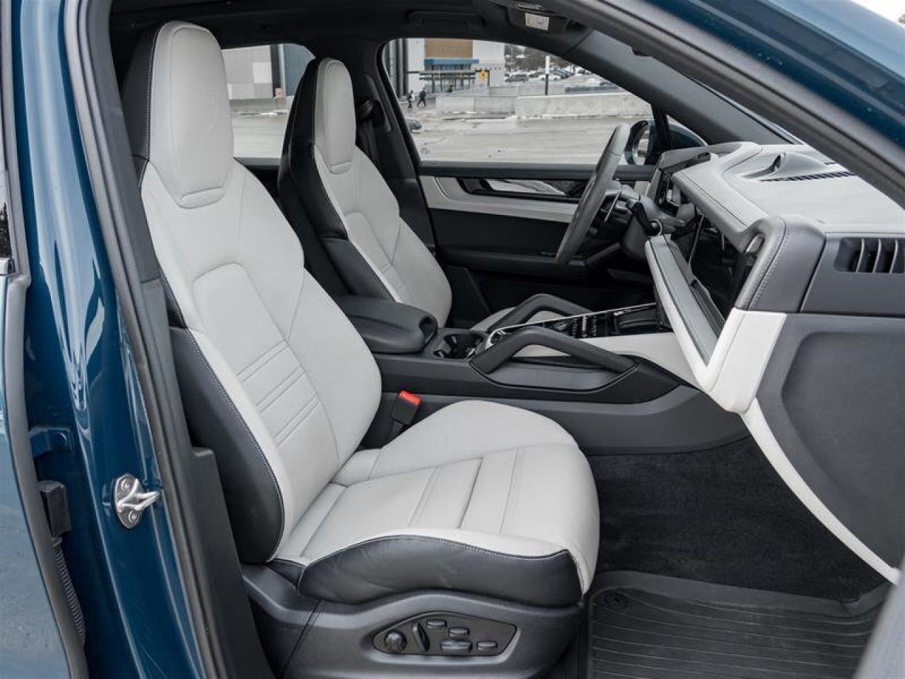 2024 Porsche Cayenne S AWD Premium Pkg Plus SportDesign Pkg in High Glo Photo