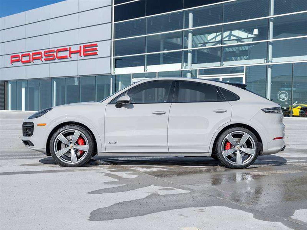 2023 Porsche Cayenne GTS Coupe AWD Adaptive Cruise Control Lane Change Assist Surround View LED-Matrix Design Headlig Photo2