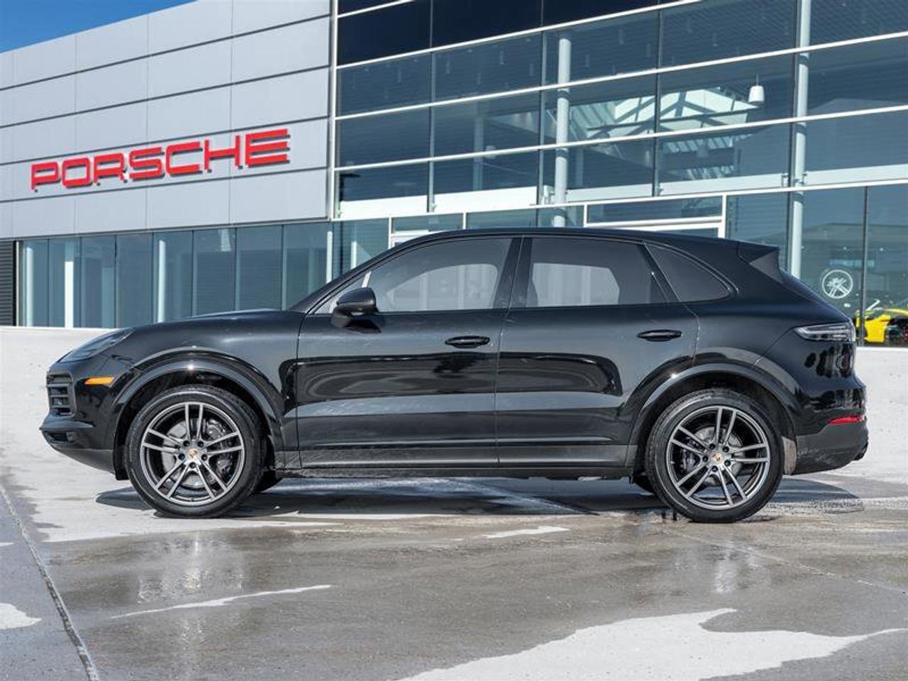 2023 Porsche Cayenne Platinum Edition AWD CPO Assistance Pkg Premium Pk Photo2