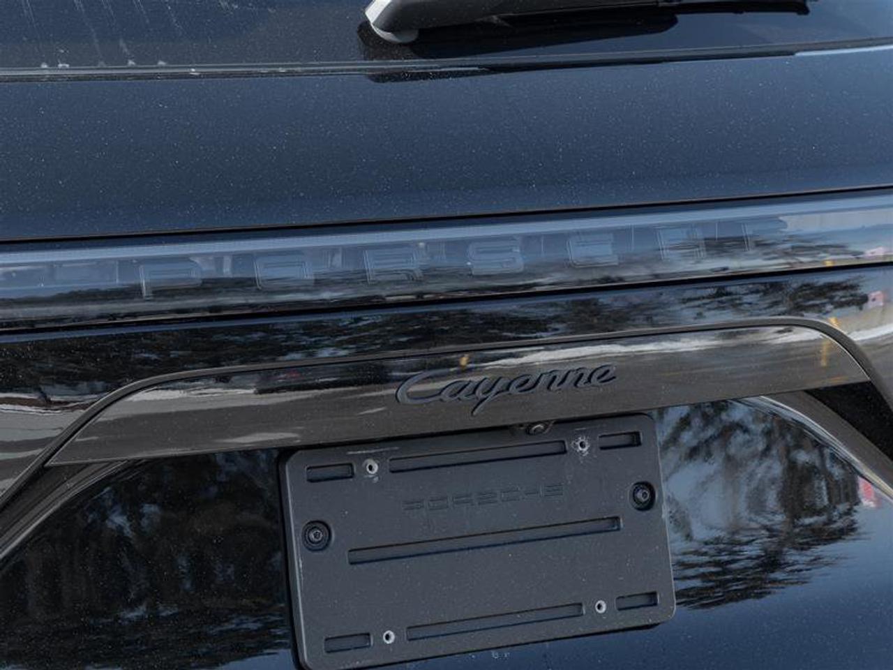 2023 Porsche Cayenne Platinum Edition AWD CPO Assistance Pkg Premium Pk Photo