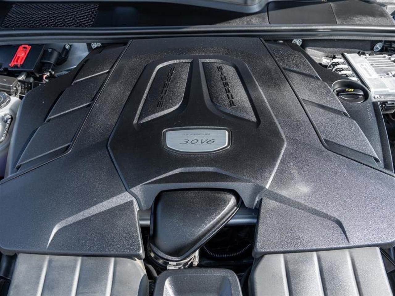 2023 Porsche Cayenne Platinum Edition AWD CPO Assistance Pkg Premium Pk Photo