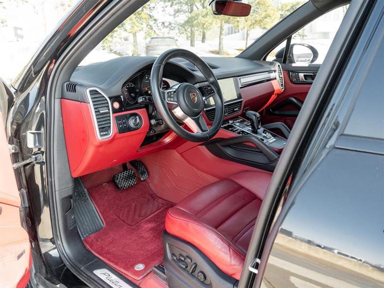 2023 Porsche Cayenne Platinum Edition AWD CPO Assistance Pkg Premium Pk Photo