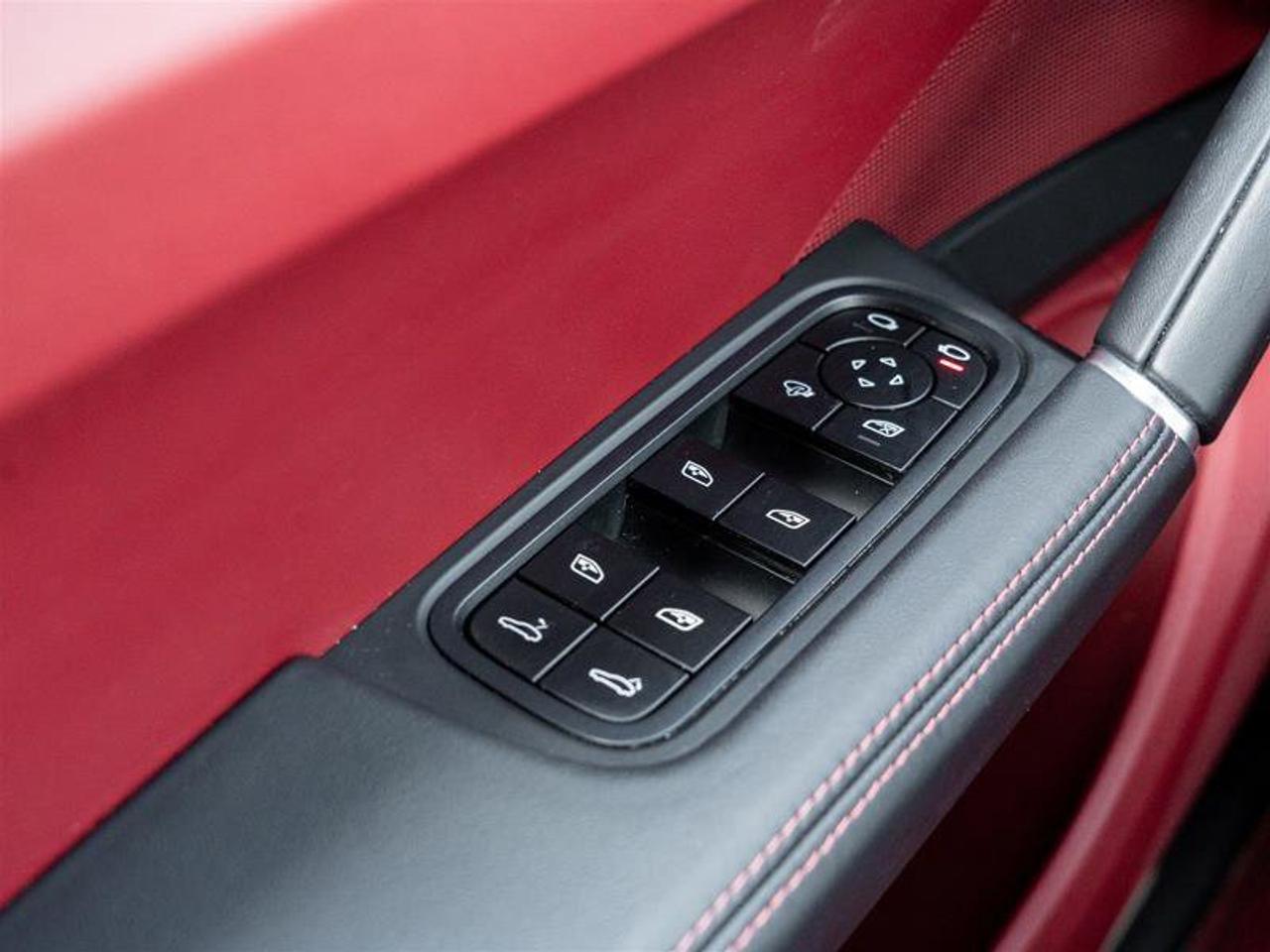 2023 Porsche Cayenne Platinum Edition AWD CPO Assistance Pkg Premium Pk Photo