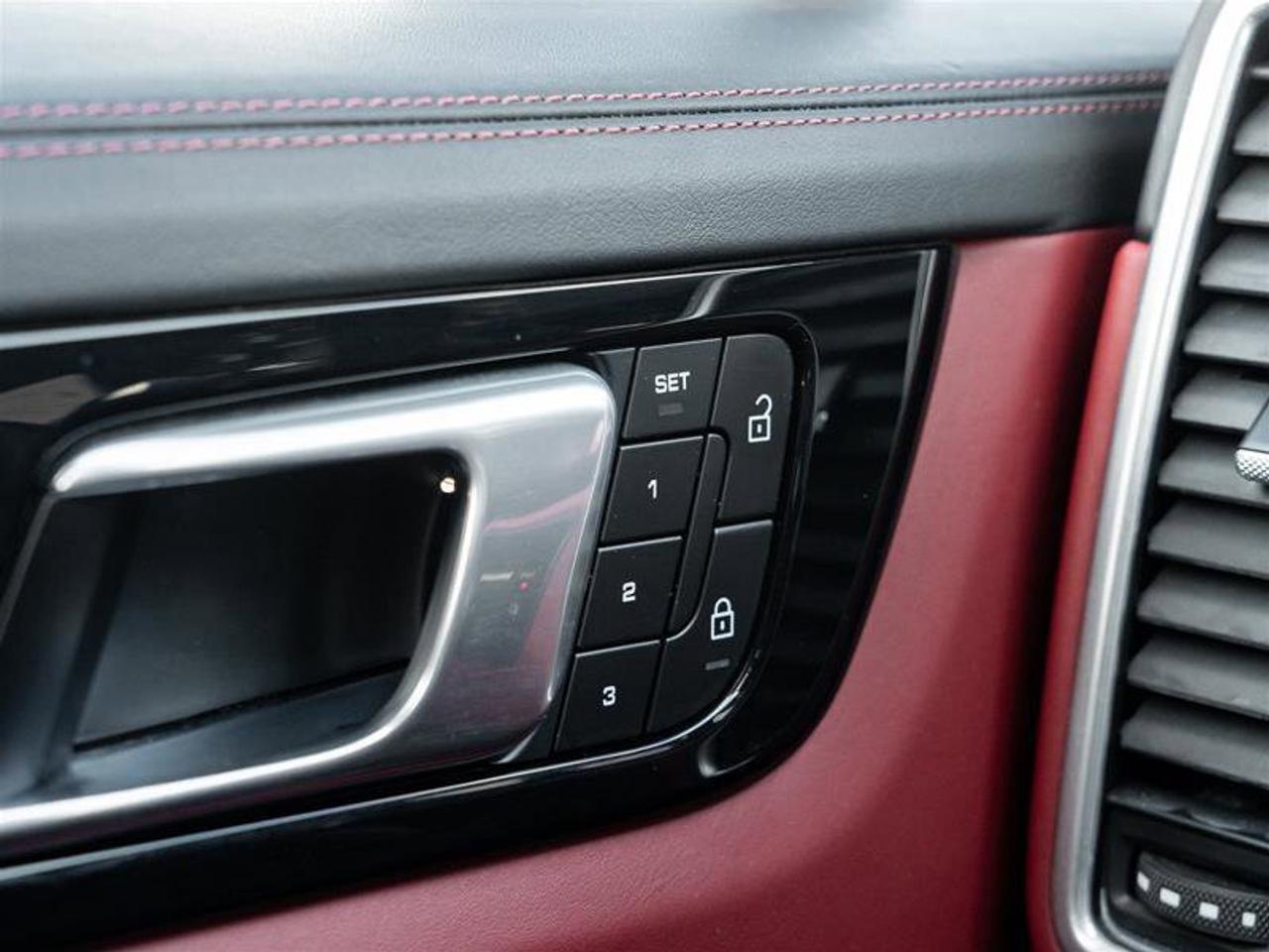 2023 Porsche Cayenne Platinum Edition AWD CPO Assistance Pkg Premium Pk Photo