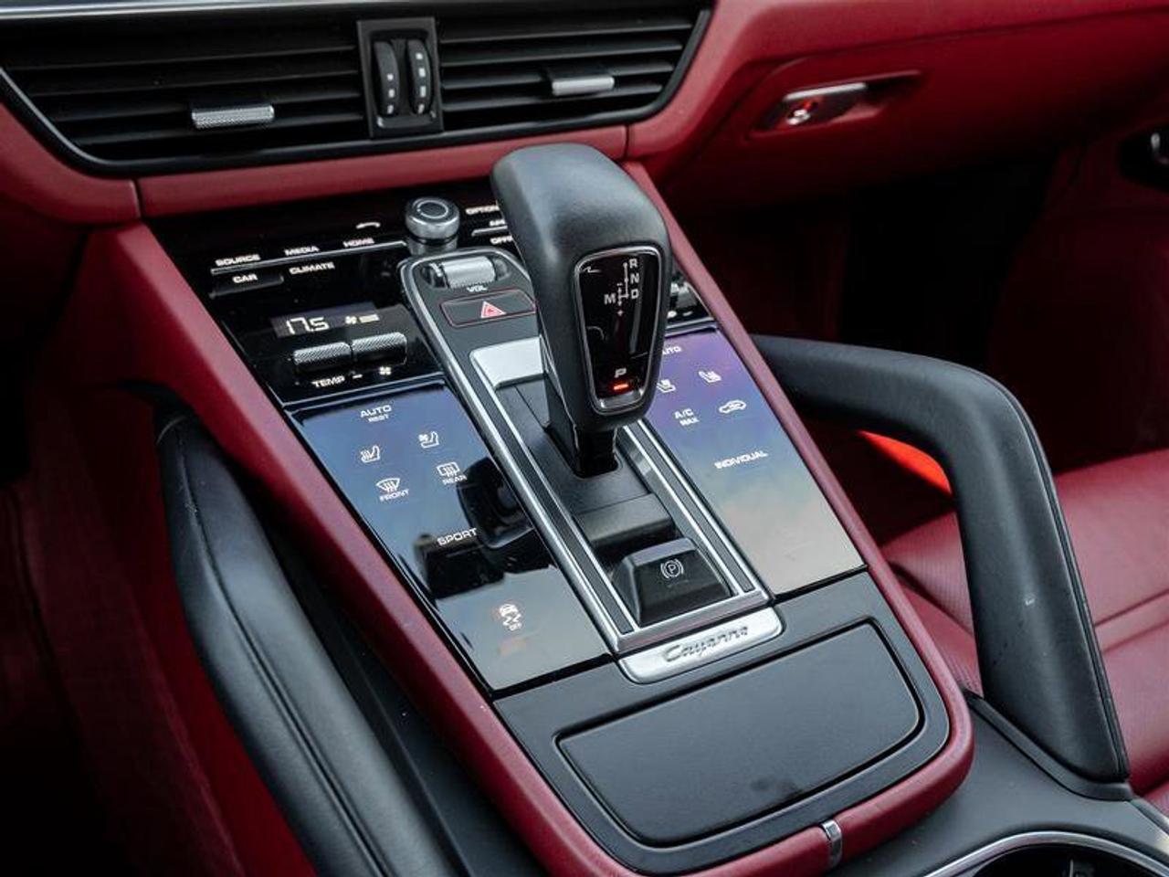 2023 Porsche Cayenne Platinum Edition AWD CPO Assistance Pkg Premium Pk Photo