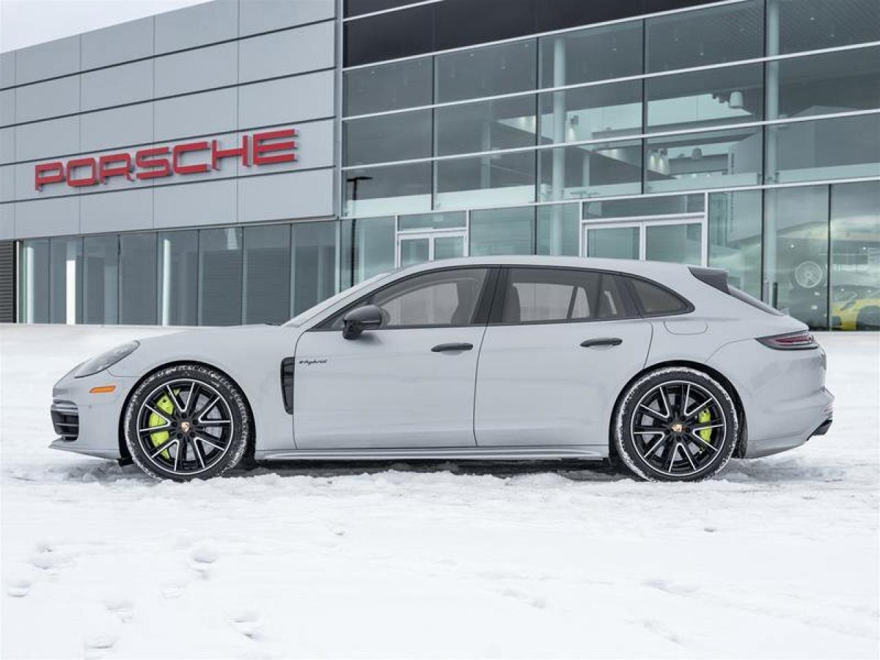 2019 Porsche Panamera AWD Low Km Clean CarFax Premium Pkg Plus SportDesi Photo2