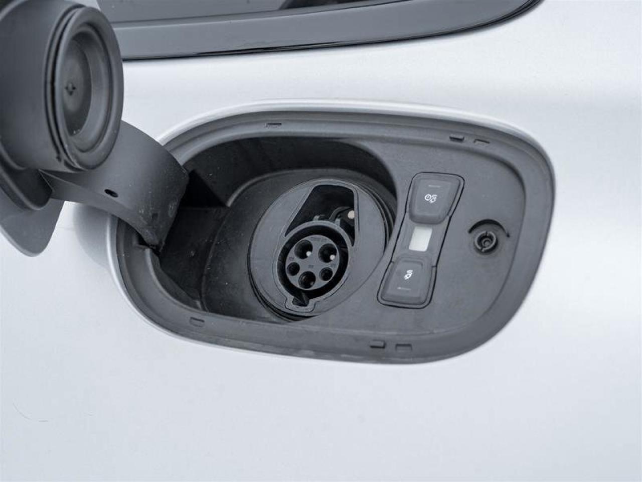 2019 Porsche Panamera AWD Low Km Clean CarFax Premium Pkg Plus SportDesi Photo