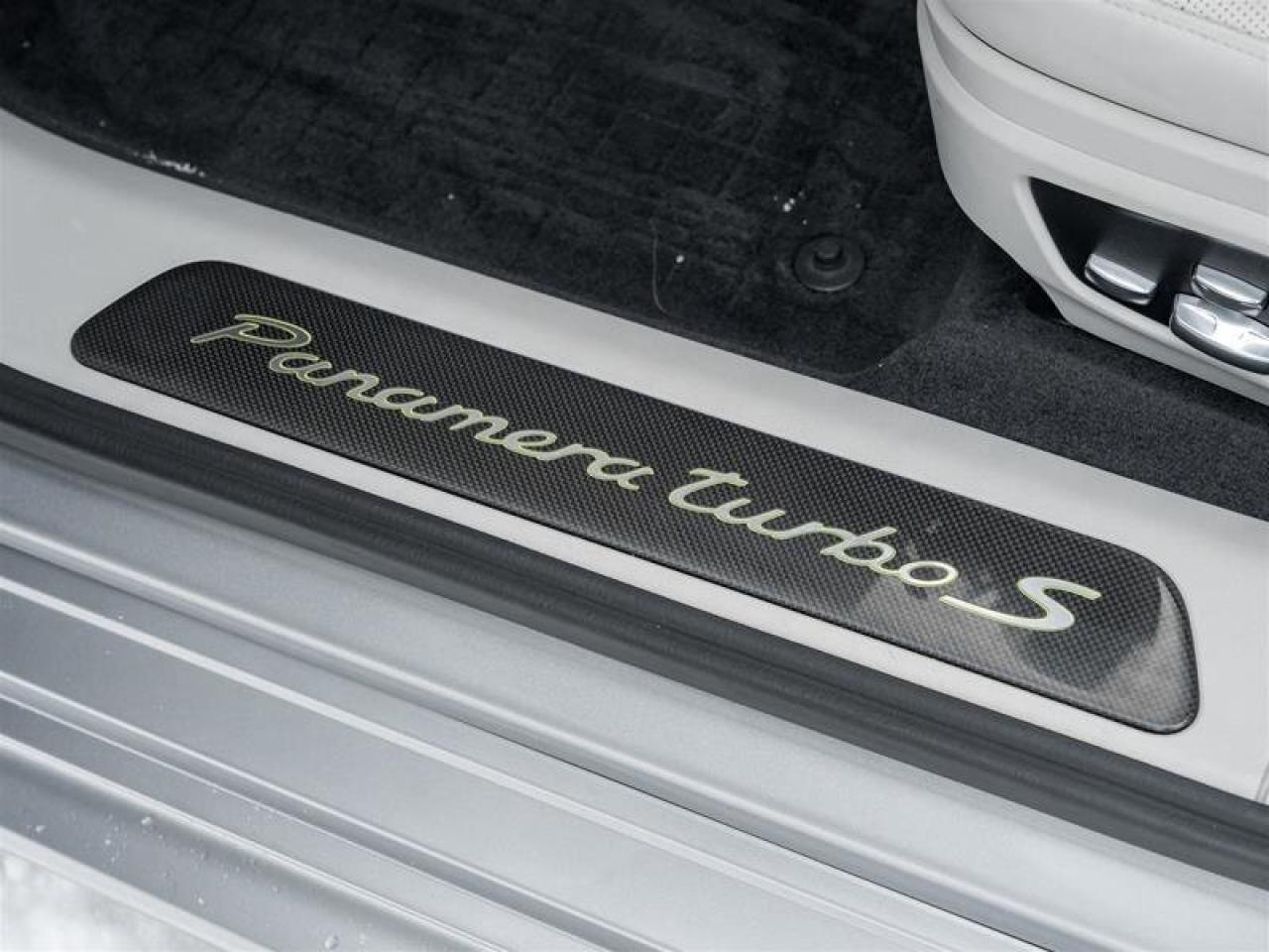 2019 Porsche Panamera AWD Low Km Clean CarFax Premium Pkg Plus SportDesi Photo