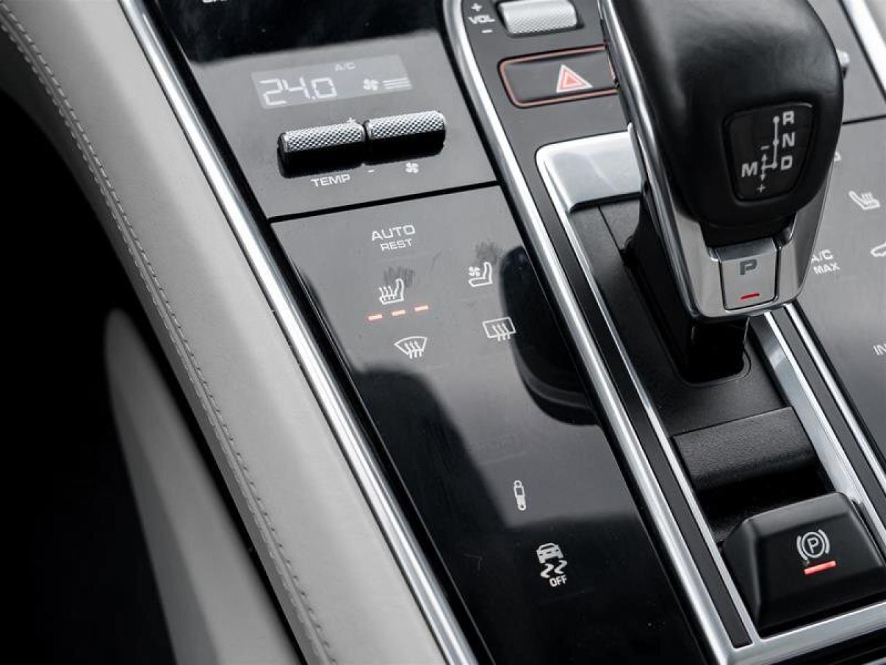 2019 Porsche Panamera AWD Low Km Clean CarFax Premium Pkg Plus SportDesi Photo