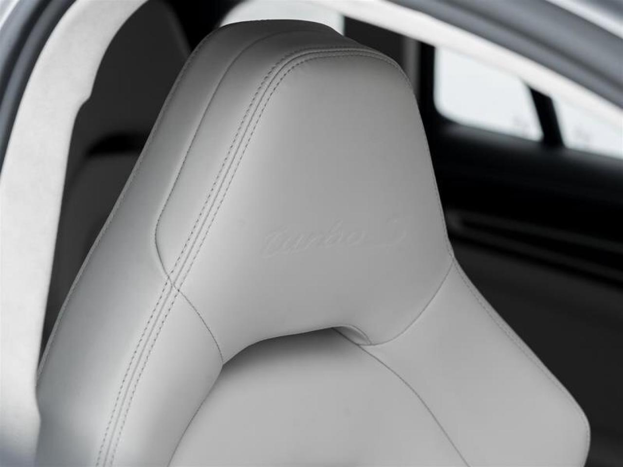 2019 Porsche Panamera AWD Low Km Clean CarFax Premium Pkg Plus SportDesi Photo