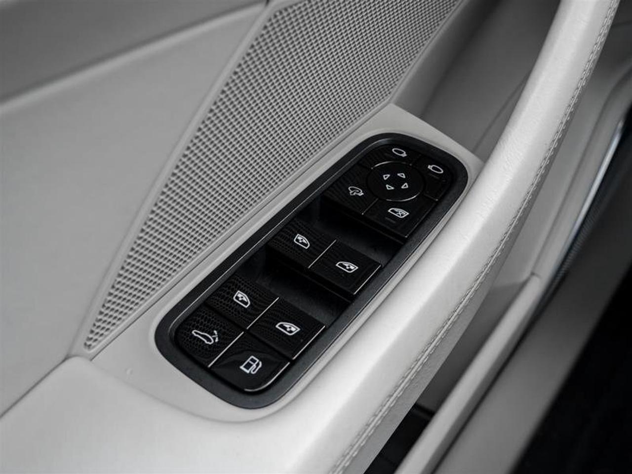2019 Porsche Panamera Turbo S e-Hybrid Spt Turismo AWD Low Km Clean CarF Photo