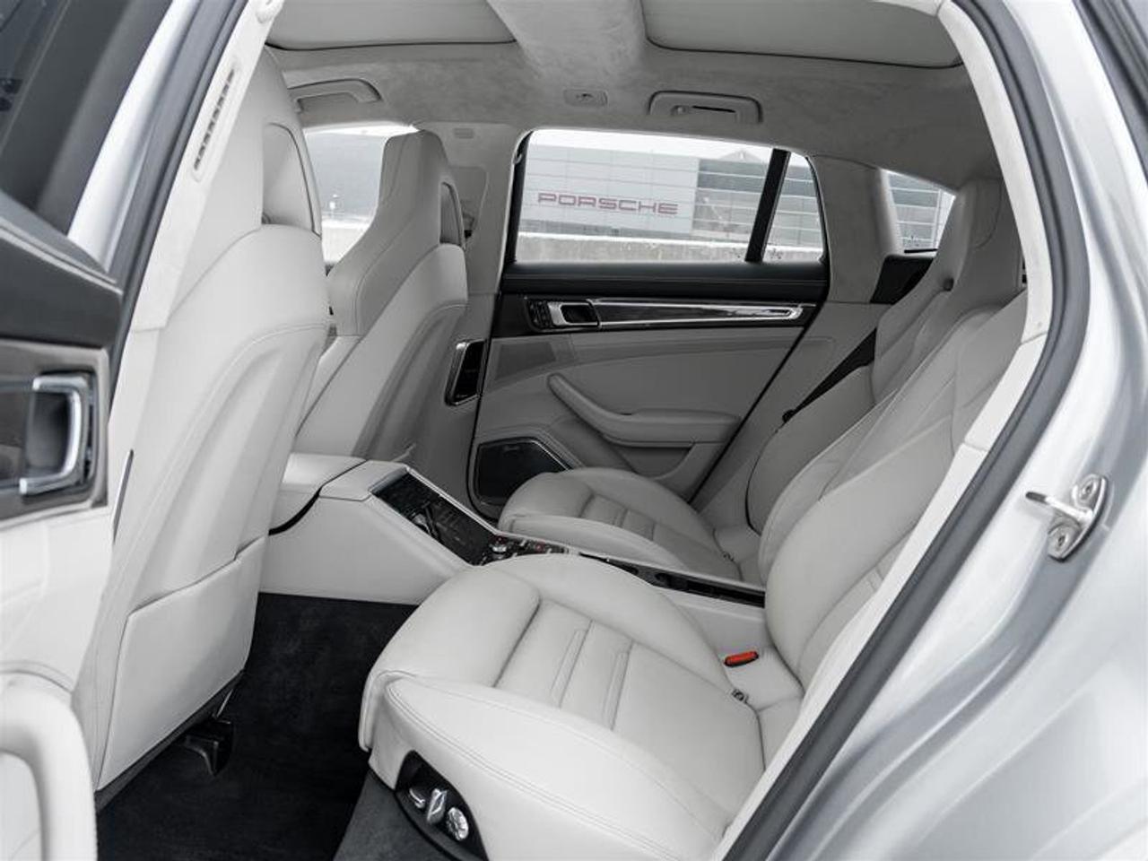 2019 Porsche Panamera Turbo S e-Hybrid Spt Turismo AWD Low Km Clean CarF Photo