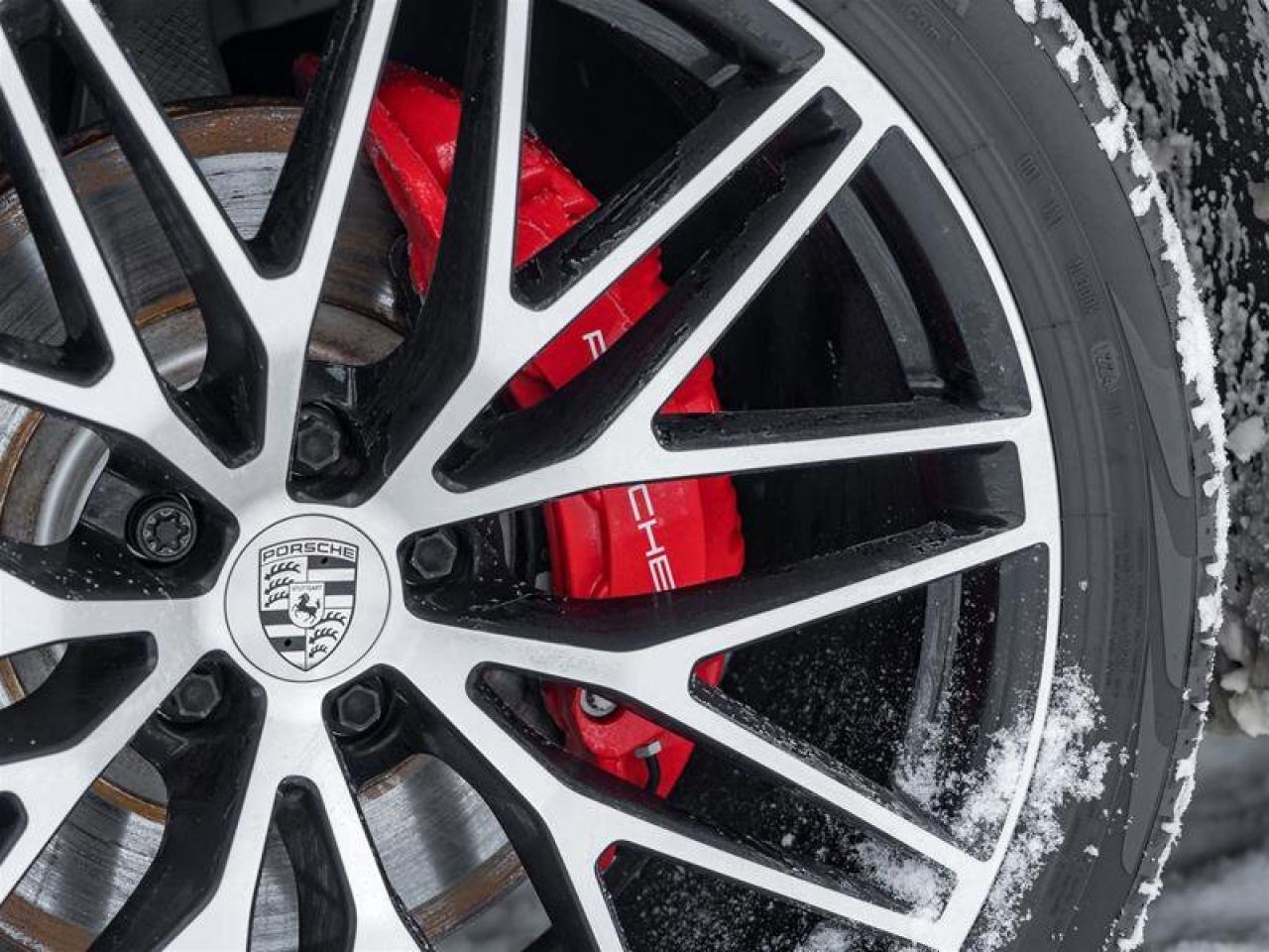 2025 Porsche Macan S AWD Premium Pkg Plus 21 RS Spyder Design Wheels Photo