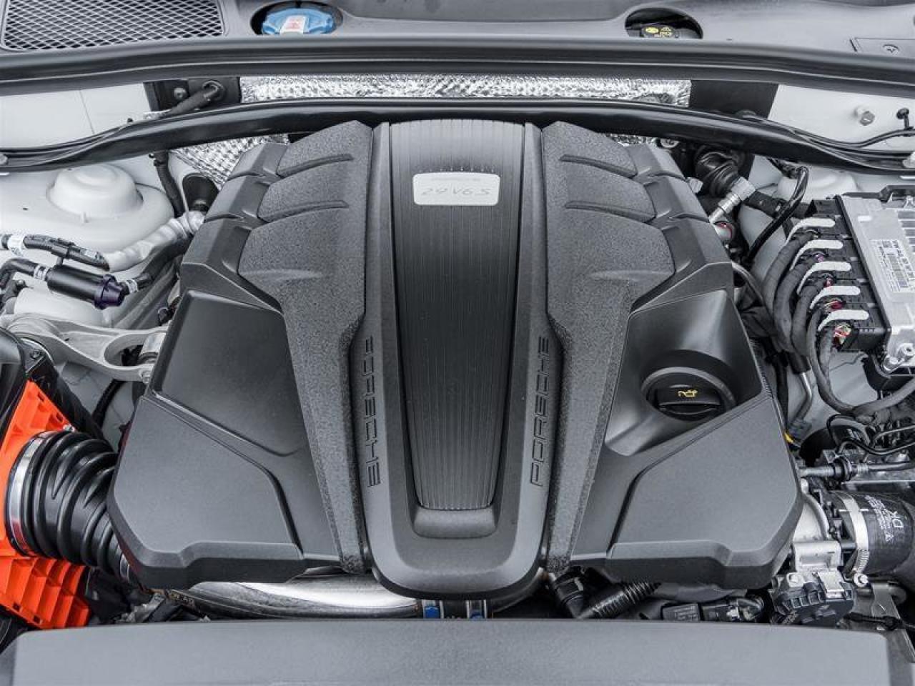 2025 Porsche Macan S AWD Premium Pkg Plus 21 RS Spyder Design Wheels Photo